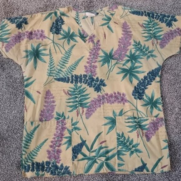 LOT of 6 Ladies Scrub Tops - Picture 3 of 7